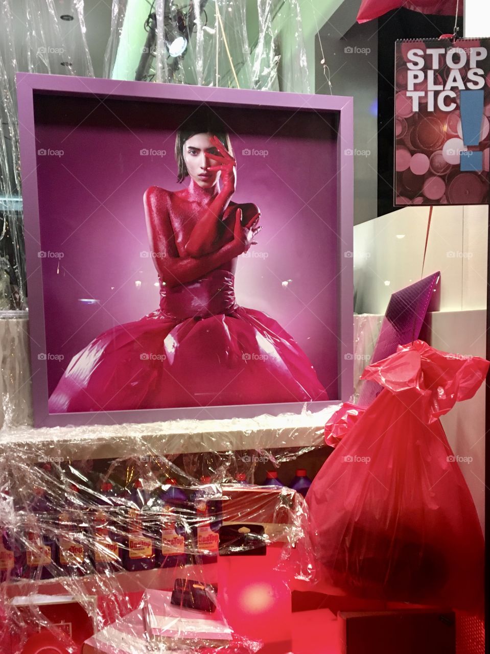 Pink as a photographer's showcase against plastic pollution