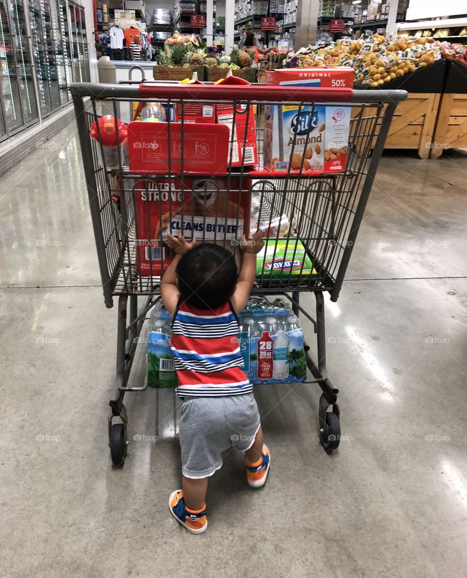 Toddler grocery shopping 