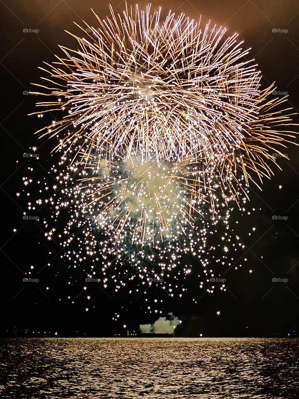 fourth of July fireworks viewed from the Marina Green in San Francisco 2023 on the  San Francisco Bay