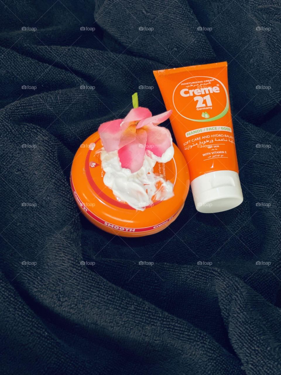 Moisturizing with Creme 21