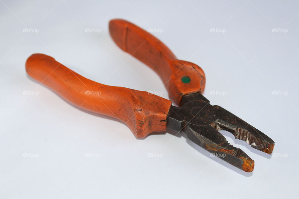 pliers