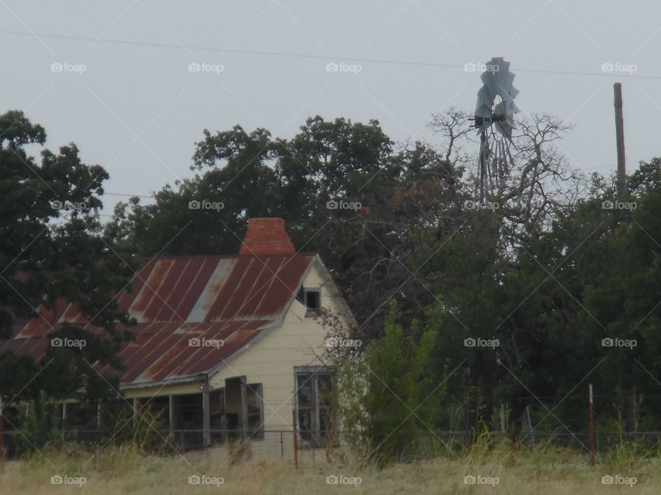 old farm house 🏡 2. This is the color version of the same Texas farm house that I saw while out riding my bike 🚲... 👣 🚶 🏃 🔥 💨