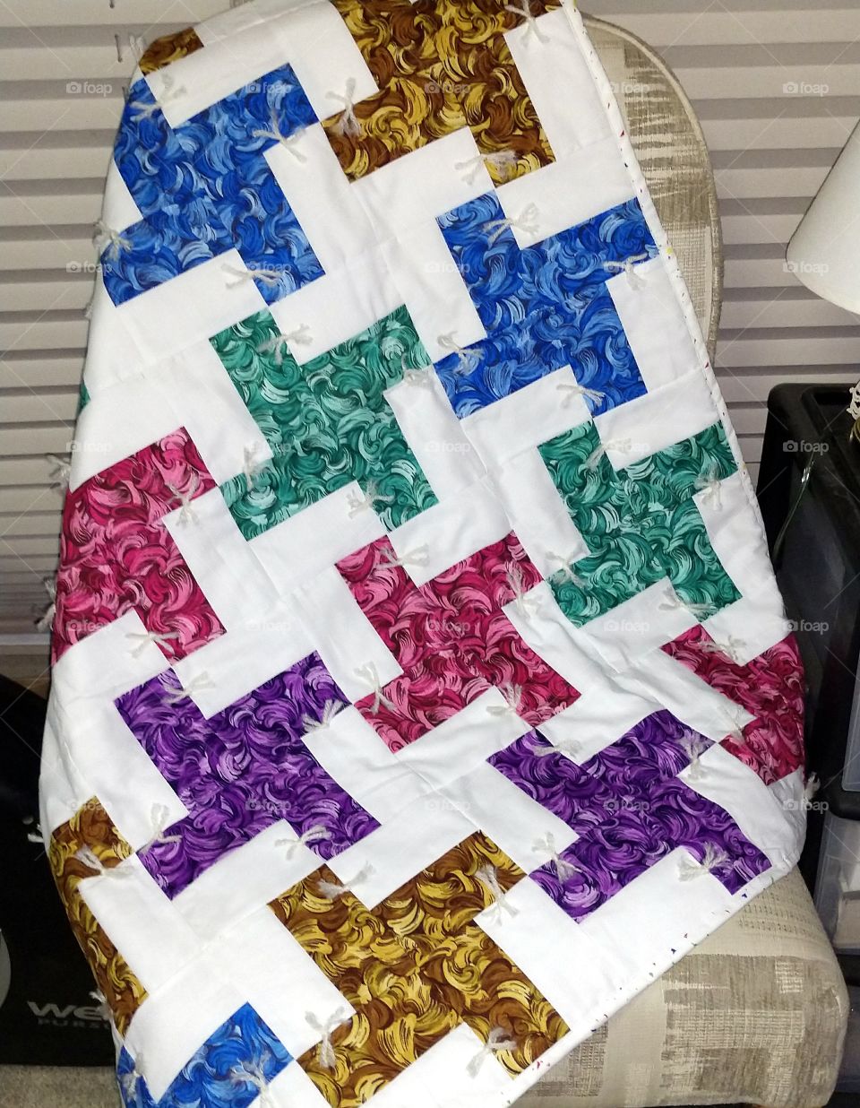 L pattern lap quilt
