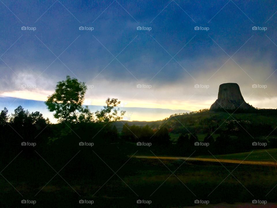 The Devils Tower from afar! Magnificent beauty even if the sun is about to set. 