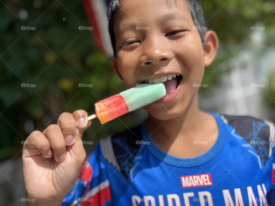 📸Capture the Power of Complementary Colors.