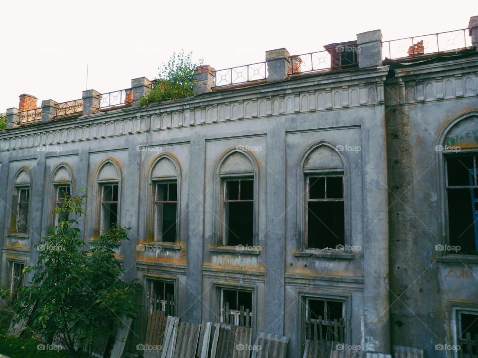 The old gothic palace of the nobleman Goroholsky in the village Chervone. The castle is now a monastery, and part of the palace in an abandoned state