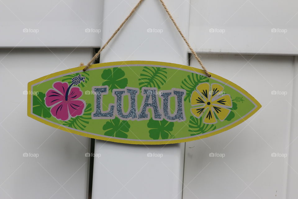 Luau sign