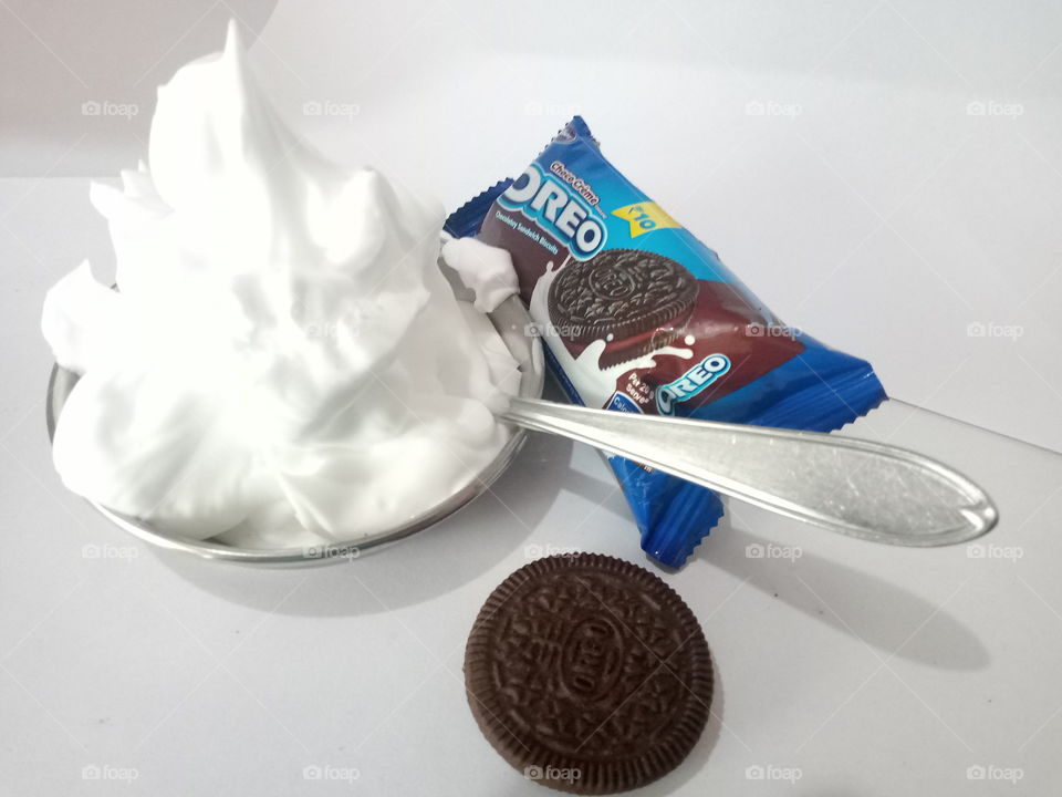 this is oreo ice cream and biscuit.