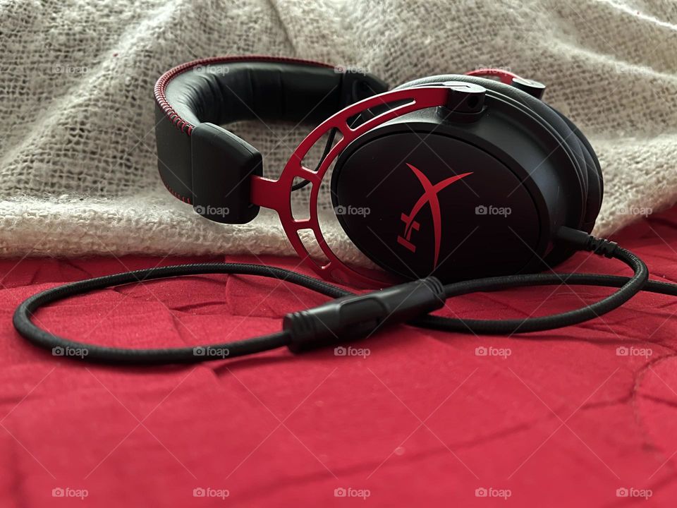 Headset black and red