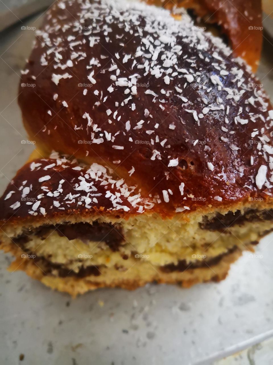 Cozonac flavored with walnuts