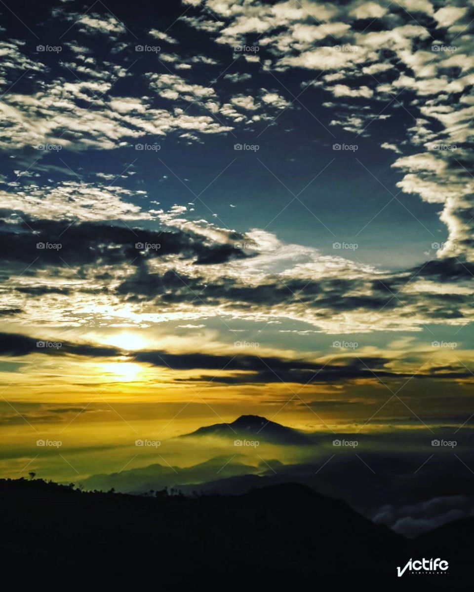 Sunset prahu Mount Indonesian