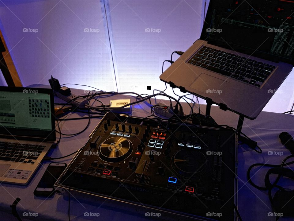 DJ workstation