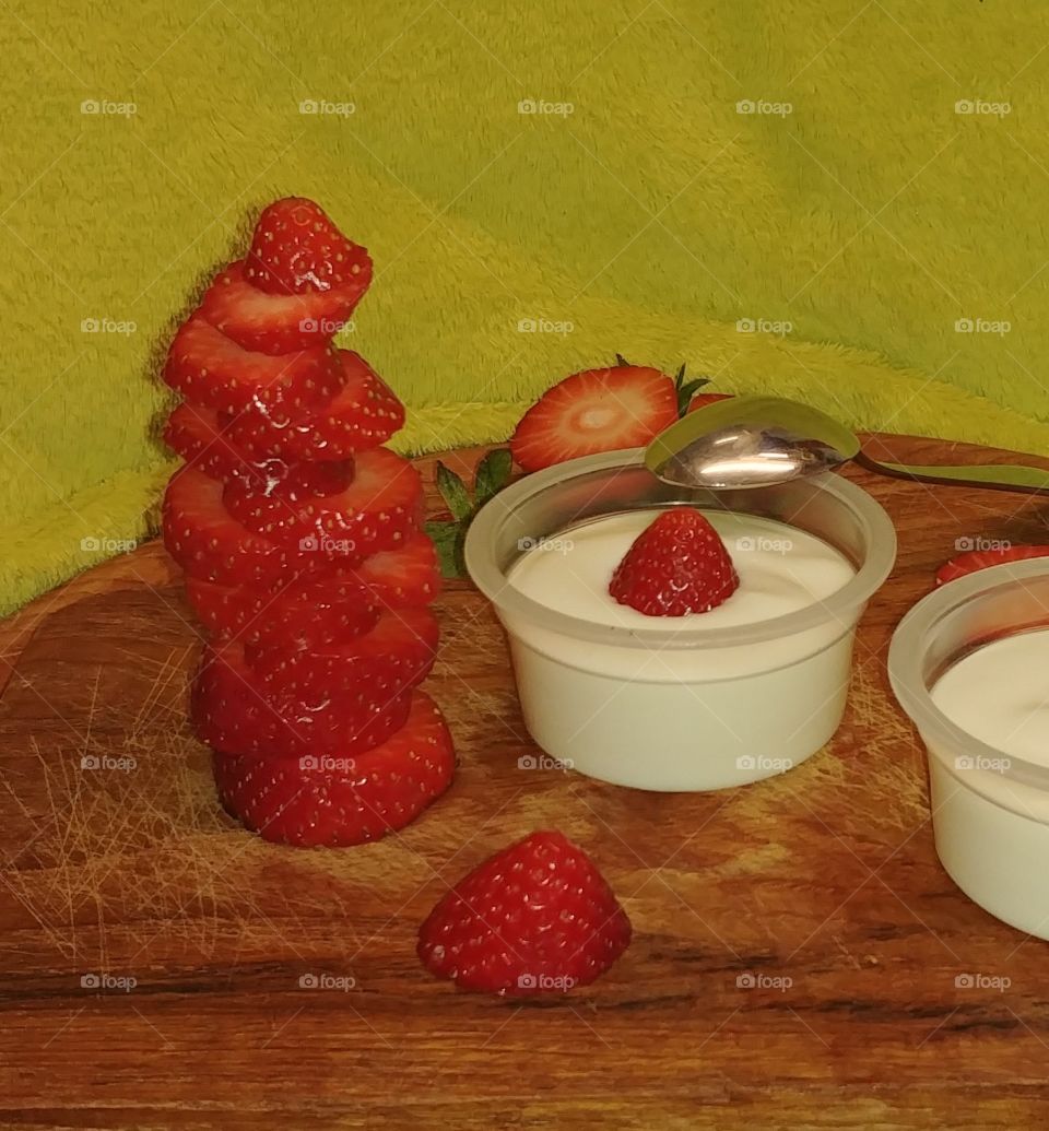 Erdbeer Quark lecker essen Löffel