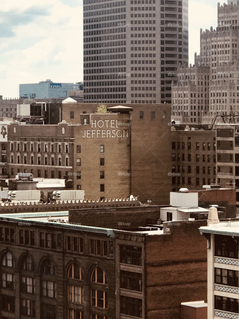 A nice rooftop view of this vintage Hotel in the heart of beautiful St. Louis, Missouri. 