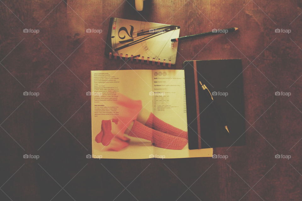 desk from above . challenge 