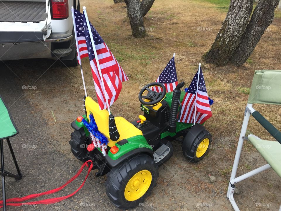 Little 4th of July tractor