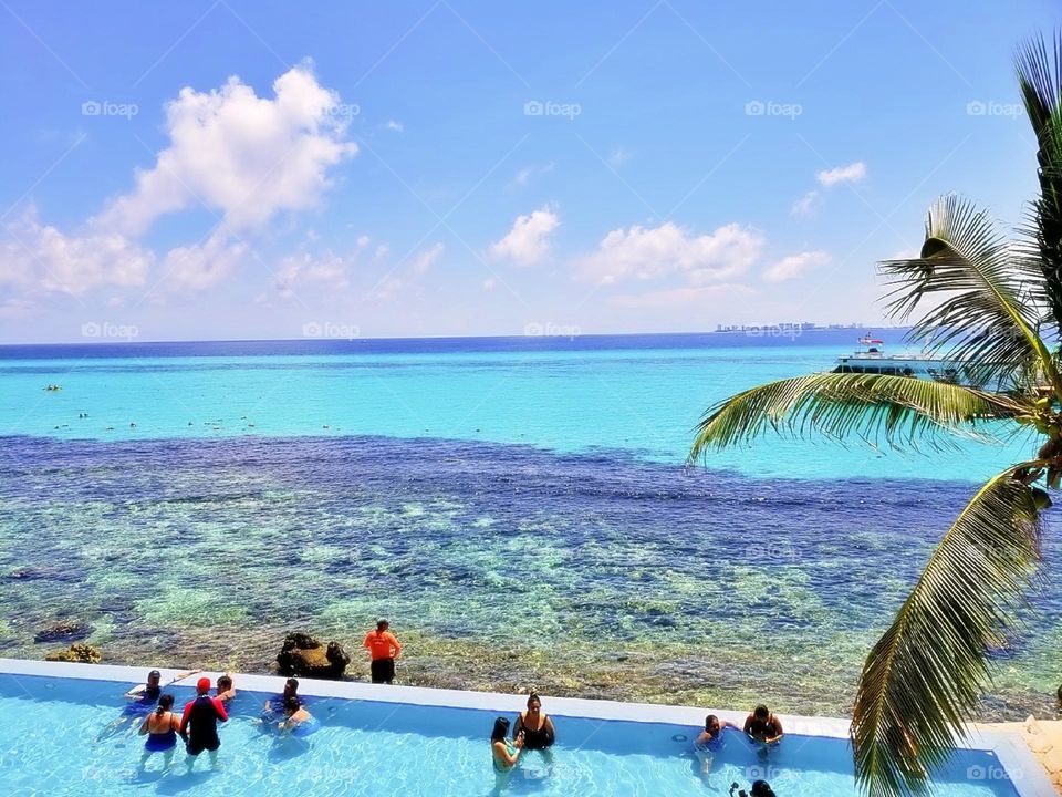 horizon fun scenery day exotic waves dusk concept surf family summer vacation vacations trip natural lagoon view luxury turquoise inspiration mood white sunrise coastline sunshine honeymoon seascape sunlight hawaii beauty tranquil coconut seychelles