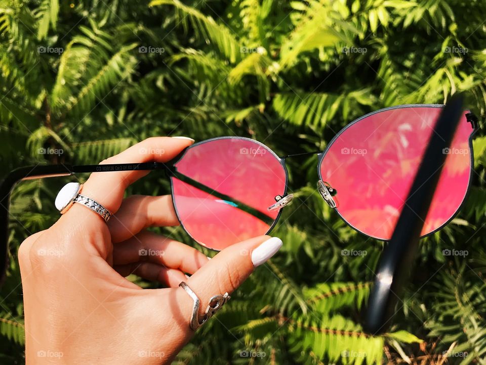 Magenta sunglasses 