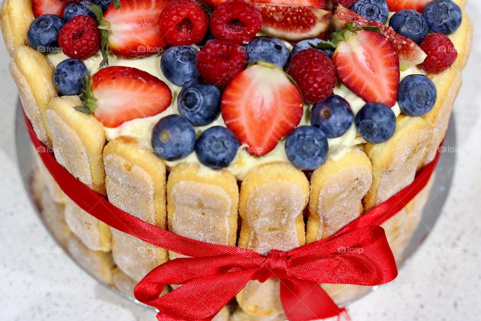 Berry cake