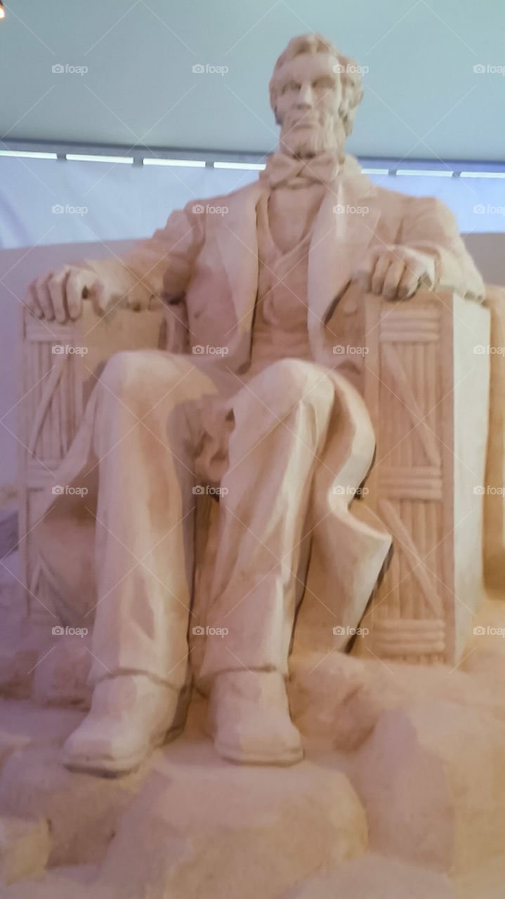 sand sculpture of Abraham Lincoln