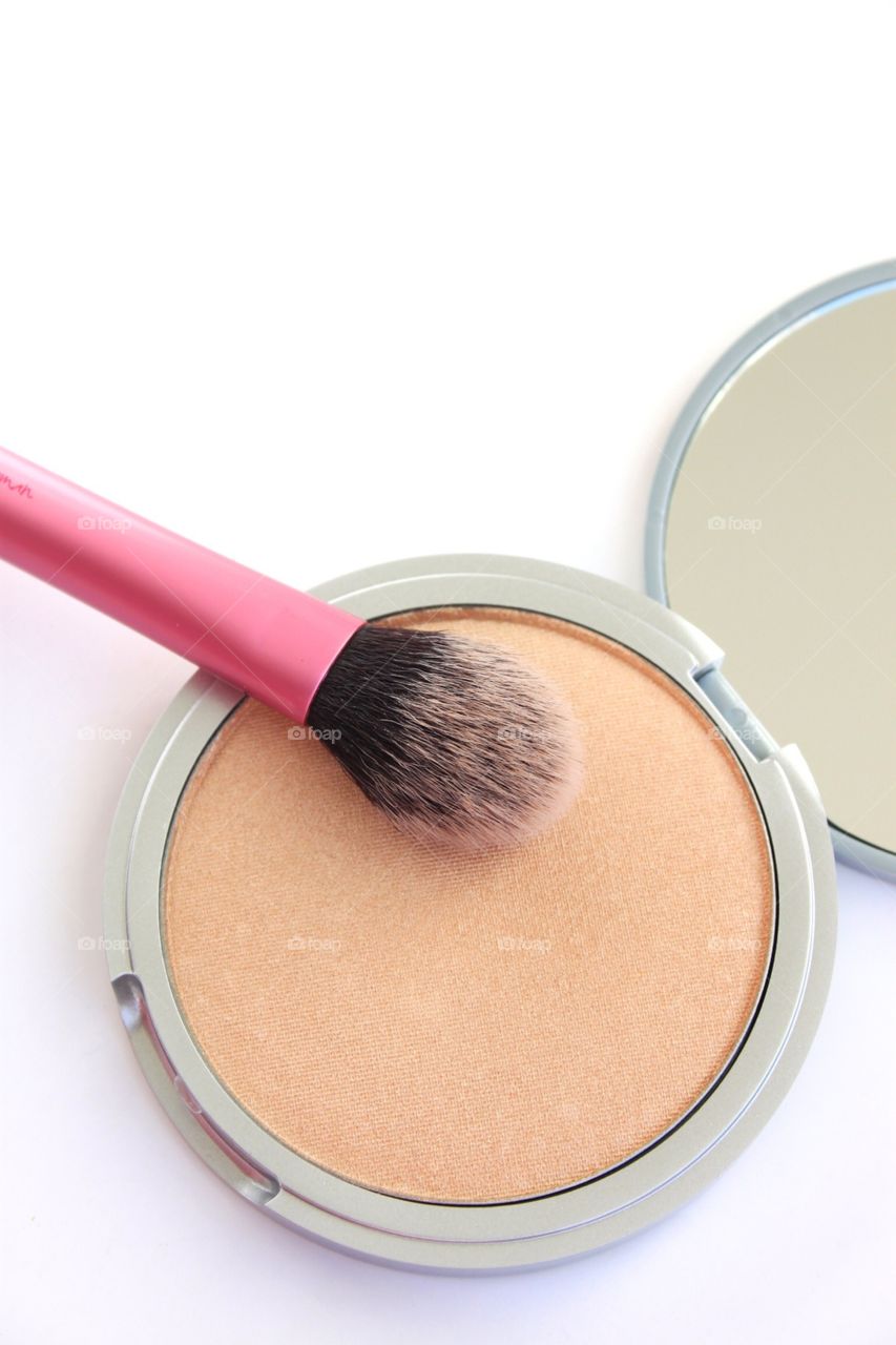 Make up brush and highlighter