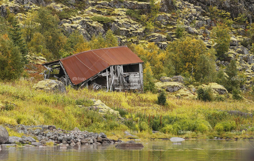 house autumn stuga river by mbfoto