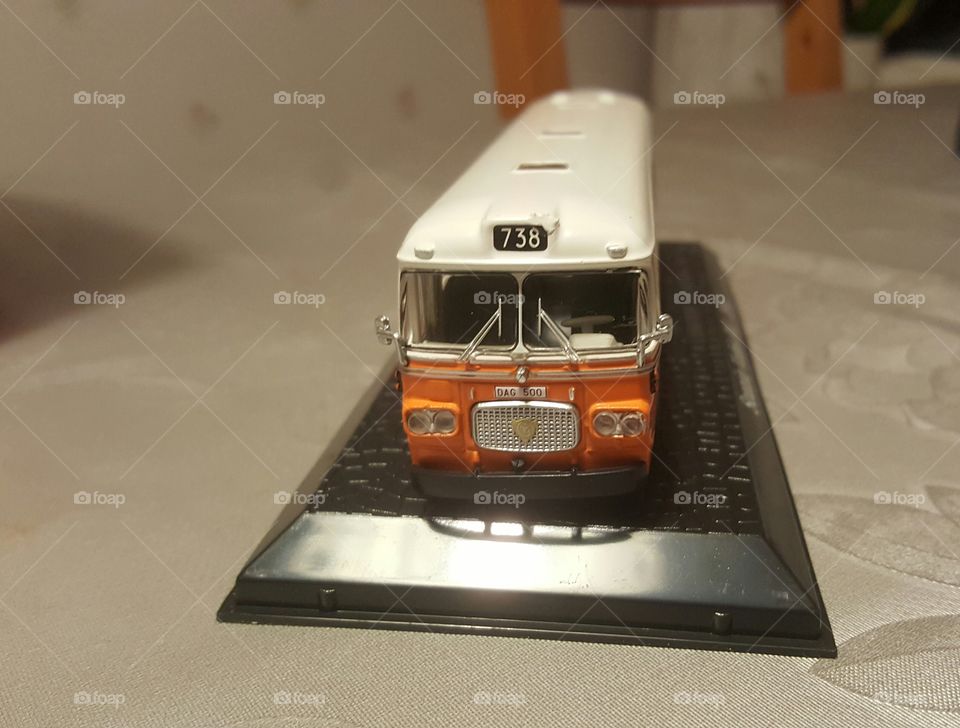 model bus