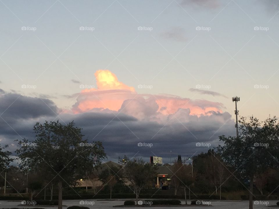 Florida evening sky looks like UFO