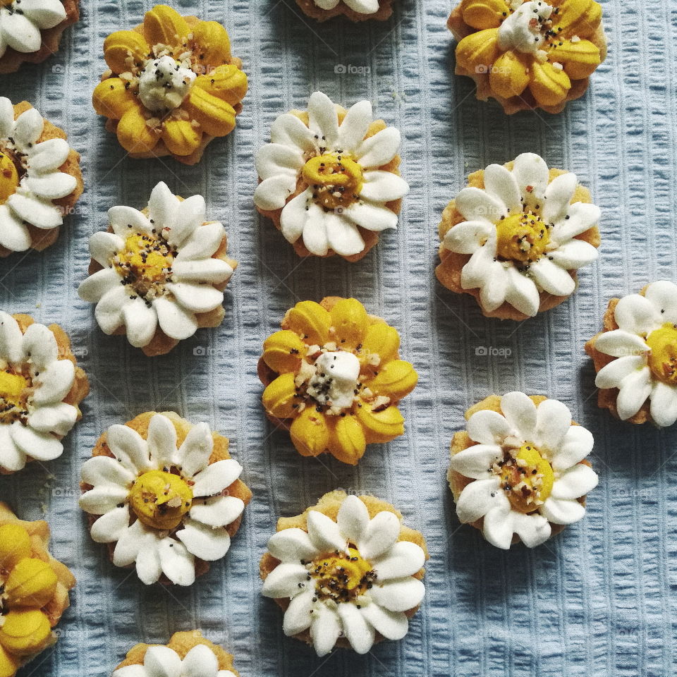 flower biscuits