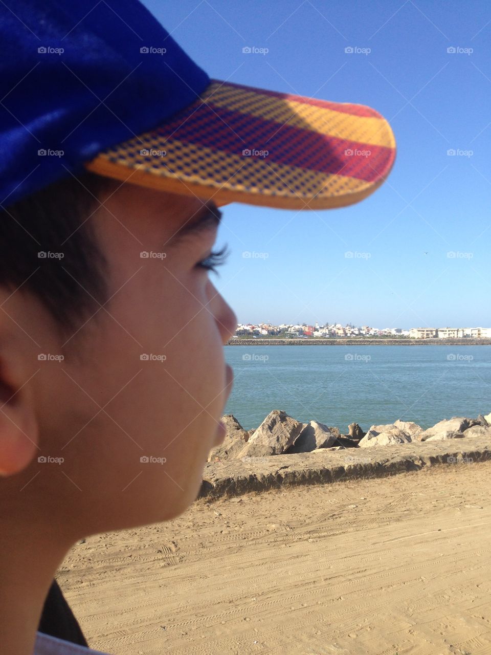 Kid Looking at the sea 