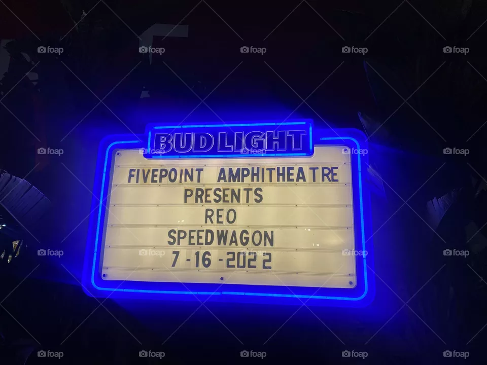 Concert signs 