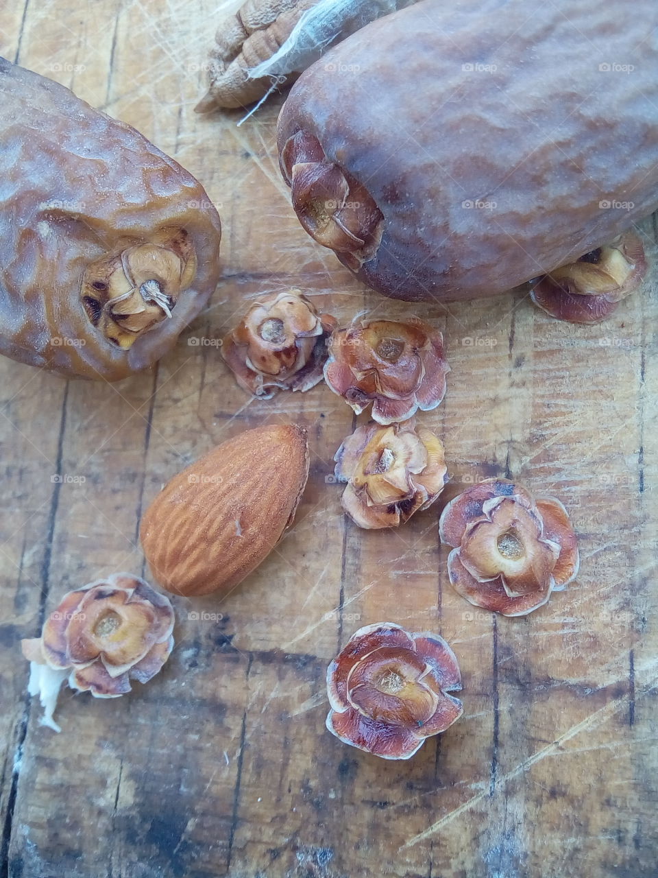 heslthy,dates,almond