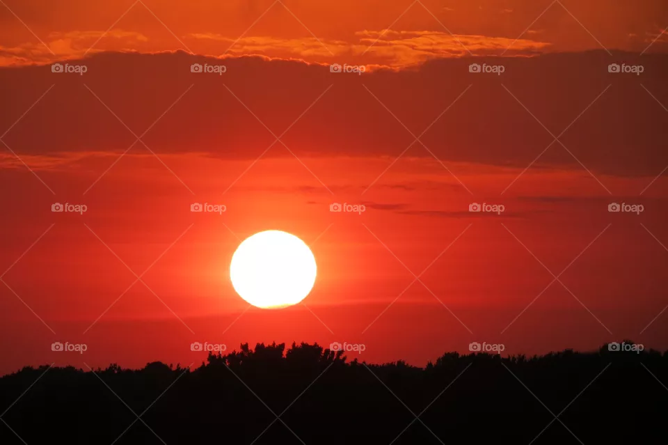 Red sky at night