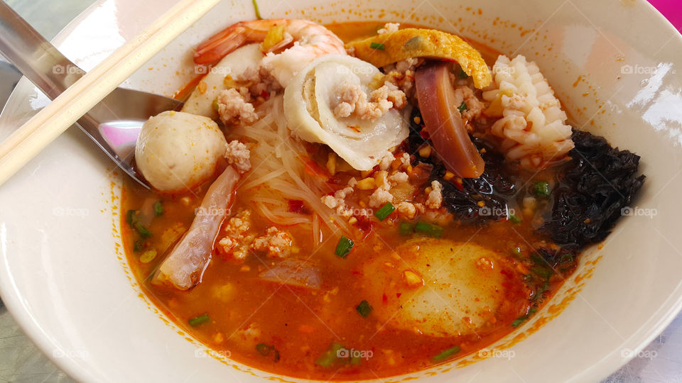 seafood noodle pork soup