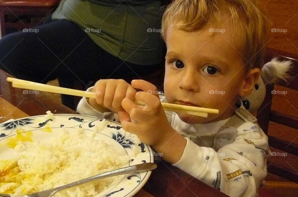 Eating rice