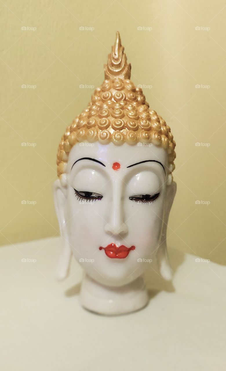 Gautam Buddha idol 