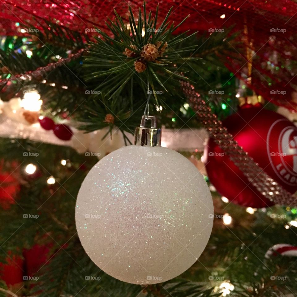 White Xmas ornament 