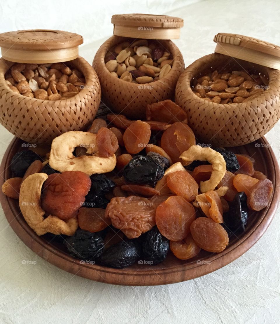 Fruit and nut brunch 