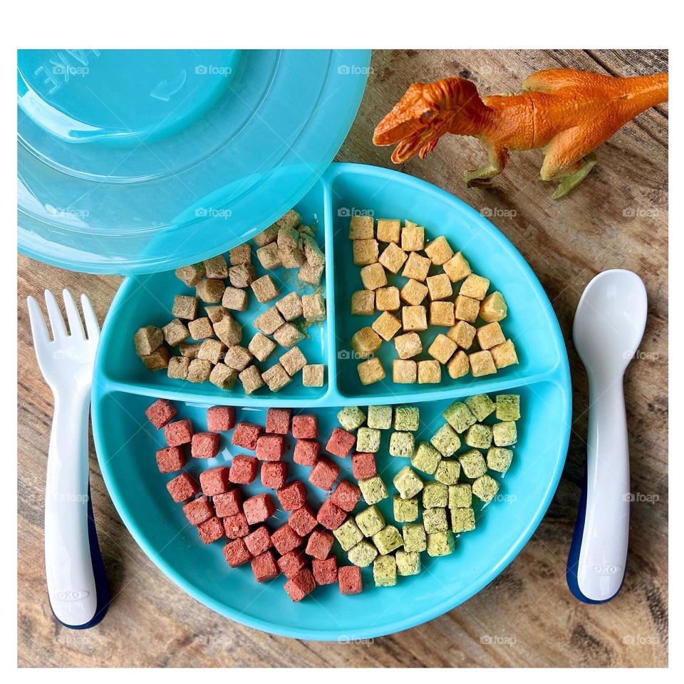 Freeze dried fruits and veggies snacks for children 