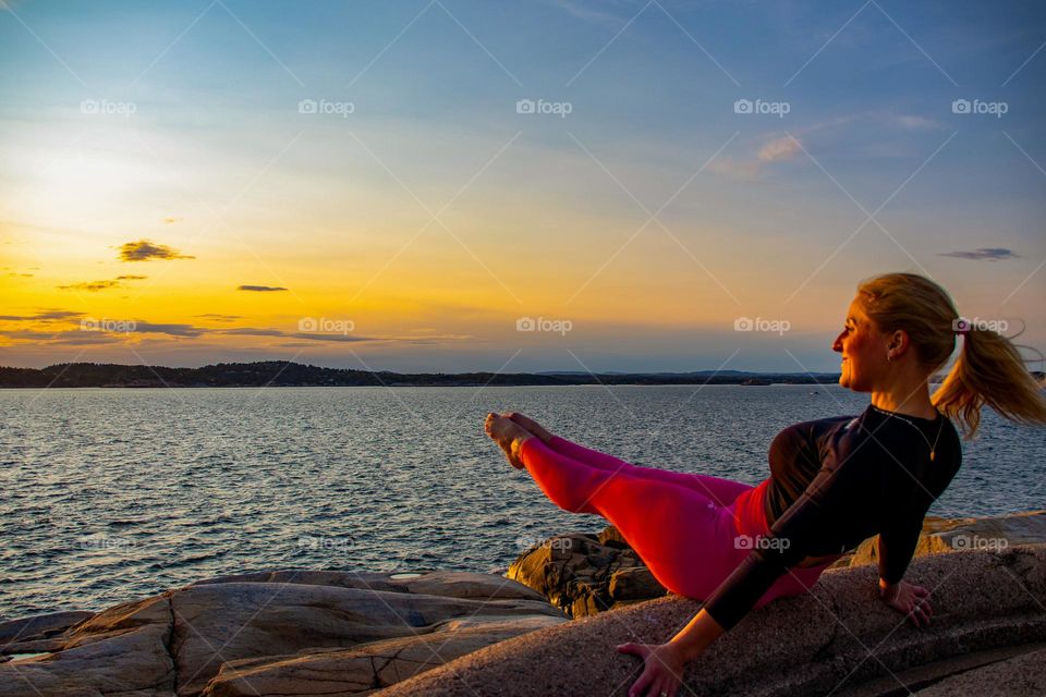 Portrait of woman doing yoga ,a spring day in Norway ,into the sunset .
See the light in the face ❤️