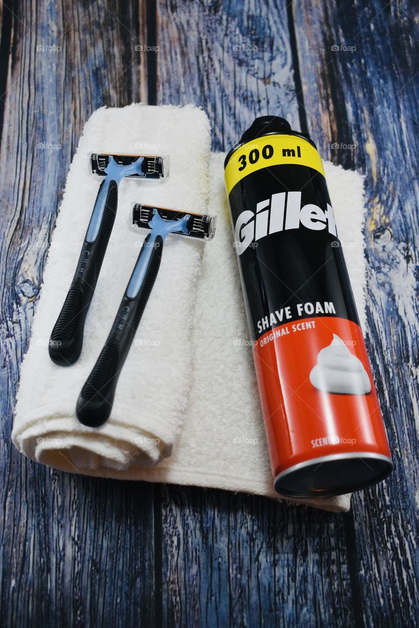 shaving cream and razor blades Gillette 