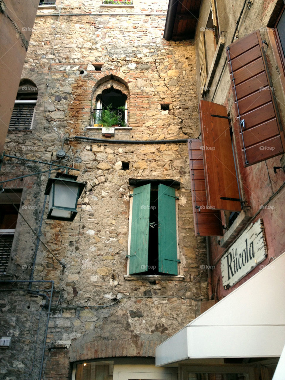 lake in backstreet sirmione by dannytwotaps