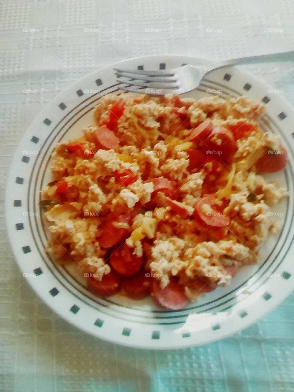 today is the weekend and have make breakfast for our family and I do not have to much time so I make this easy meal .