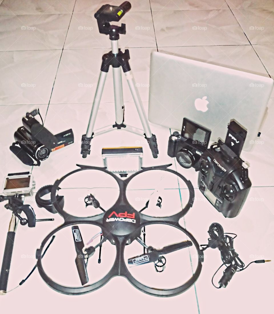 The Vlogger's Essential Gadgets!