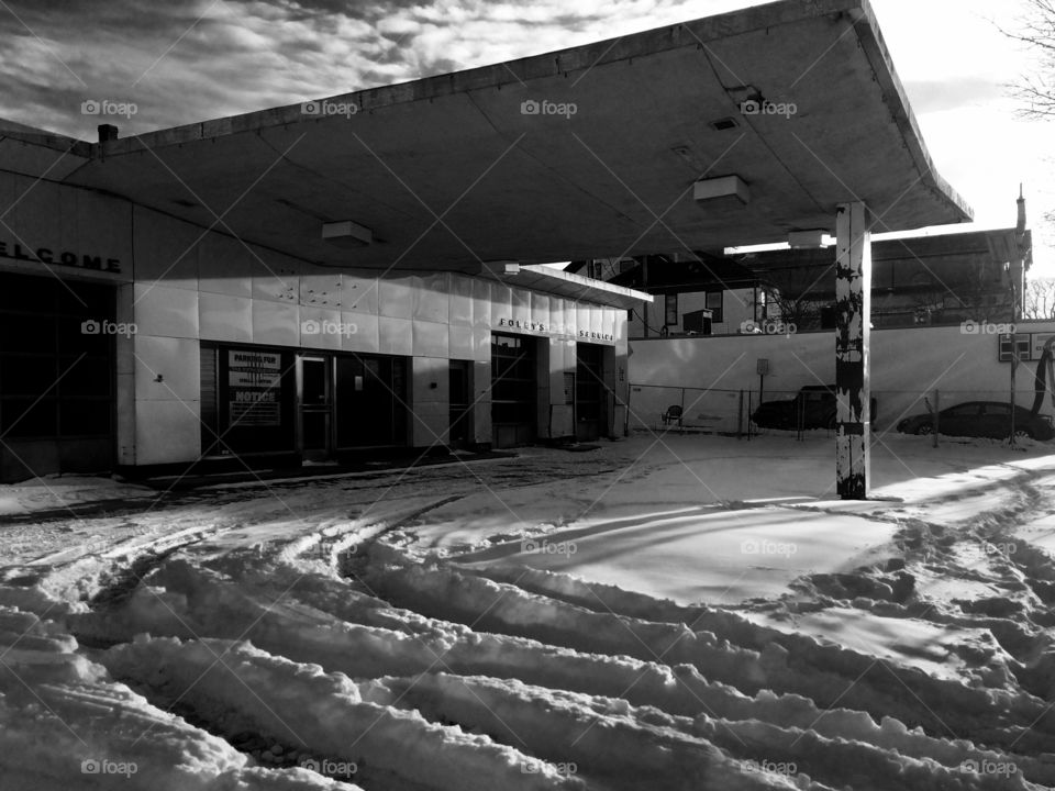 Gas station 