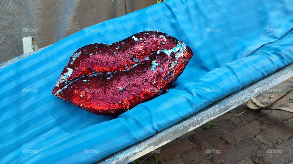 Red lips pillow