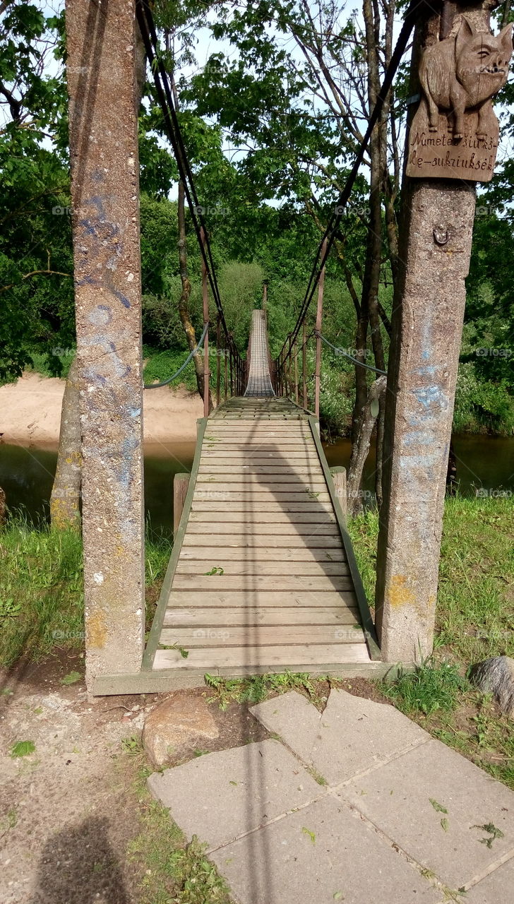 Hanging bridge entrence