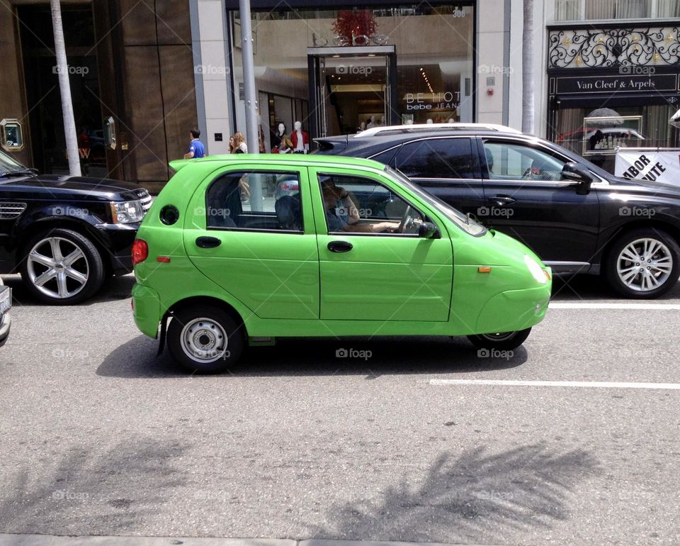 This green three wheel ZAP Xebra was whipping along Rodeo Drive in LA, California.