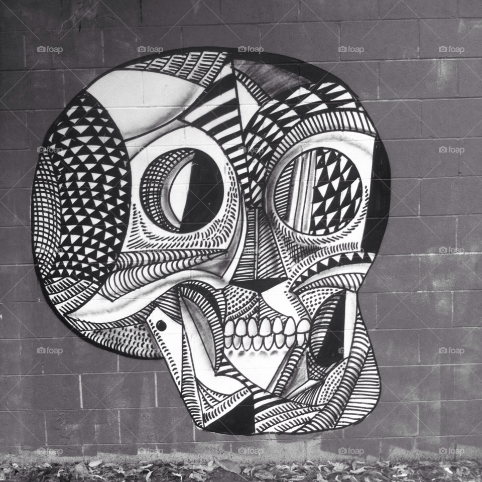 graffiti gray black and white skull by MeanKidneyDan