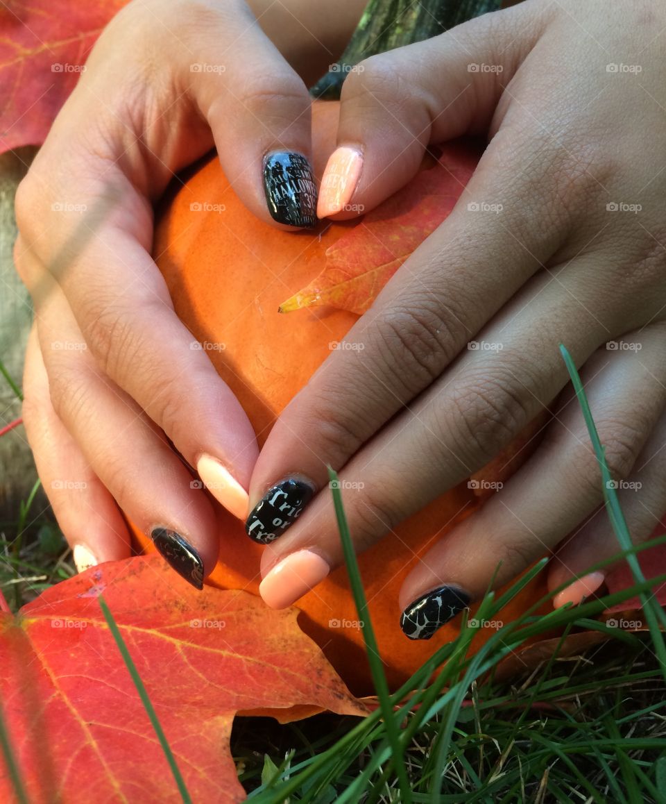 Pumpkin leafs Halloween nails